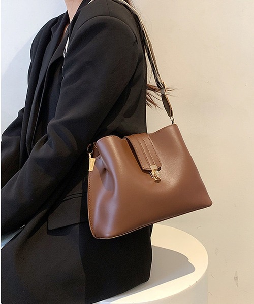 NANEA(ナネア)の「ショルダーバケットバッグ(ショルダーバッグ・レディース・ダークブラウン/ブラック/ブラウン・フリー)」の17枚目の写真