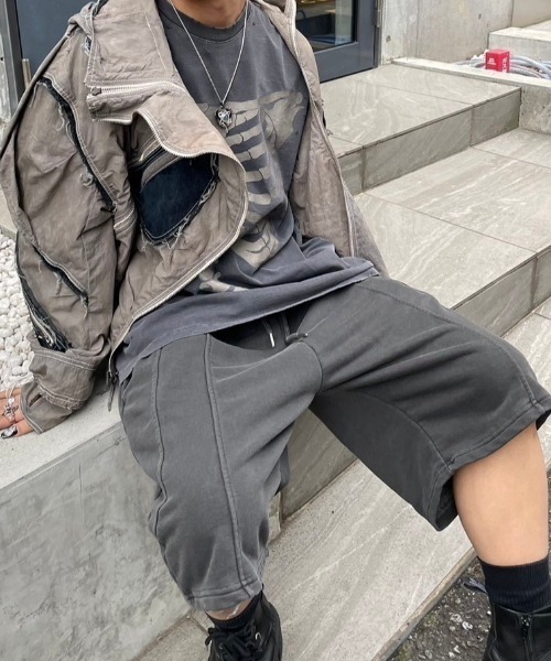 XU（エックスユー）の「ストリートファッション XU エックスユー pigment line shorts オーバーサイズ ハーフパンツ ハーフスウェットパンツ ピグメント ワイドパンツ 韓国ファッション 韓国ストリート（スウェットパンツ・メンズ・チャコール/グレー・ONE SIZE）」の4枚目の写真