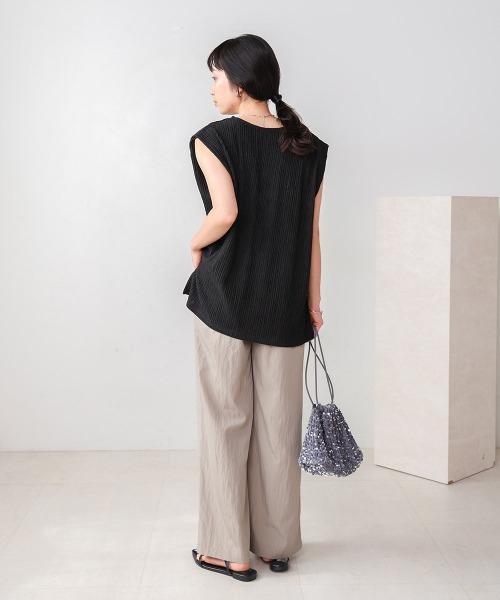 Bab(バブ)の「シャイニー楊柳ノースリーブカットソー(Tシャツ/カットソー・レディース・アイボリー/ブラック/チャコールグレー・FREE)」の5枚目の写真
