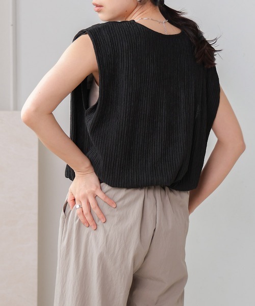 Bab(バブ)の「シャイニー楊柳ノースリーブカットソー(Tシャツ/カットソー・レディース・アイボリー/ブラック/チャコールグレー・FREE)」の6枚目の写真