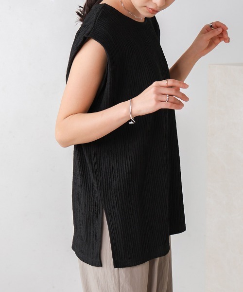 Bab(バブ)の「シャイニー楊柳ノースリーブカットソー(Tシャツ/カットソー・レディース・アイボリー/ブラック/チャコールグレー・FREE)」の7枚目の写真