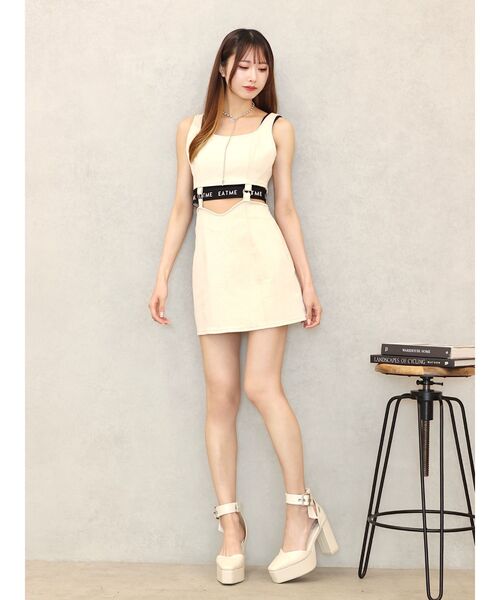 EATME（イートミー）の「カットアウトデニムジャンスカ（ジャンパースカート・レディース・ライトブルー/ブラック/アイボリー・SMALL/MEDIUM）」の6枚目の写真