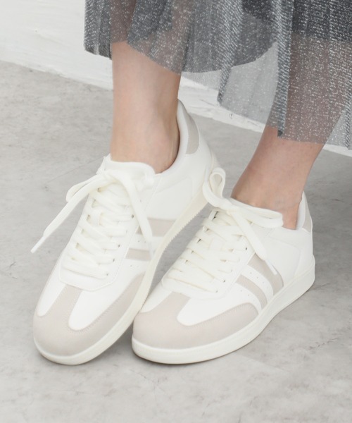 Honeys（ハニーズ）の「ラインコートスニーカー（スニーカー・レディース・ブラック/ホワイト/ブラック×ホワイト・S/M/L/LL）」の2枚目の写真