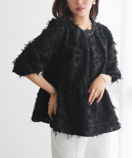 Pierrot（ピエロ）の「ジャカードギャザーフレアブラウス（シャツ/ブラウス・レディース・アイボリー/ピンクベージュ/ブラック・L/M）」の3枚目の写真