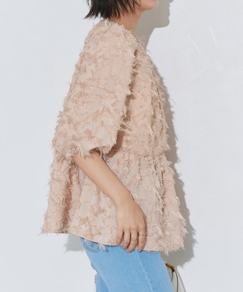 Pierrot（ピエロ）の「ジャカードギャザーフレアブラウス（シャツ/ブラウス・レディース・アイボリー/ピンクベージュ/ブラック・L/M）」の7枚目の写真