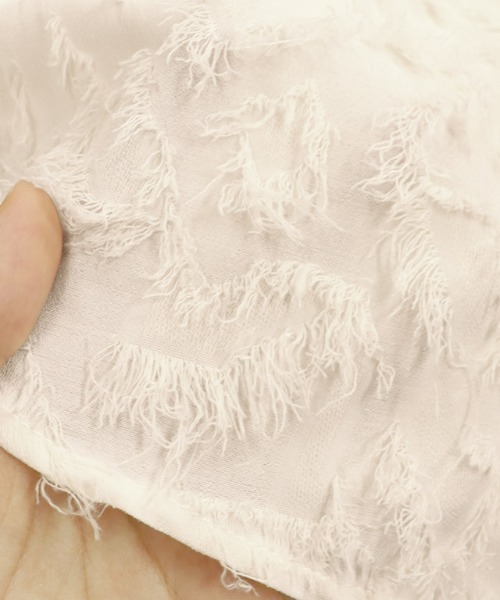 Pierrot（ピエロ）の「ジャカードギャザーフレアブラウス（シャツ/ブラウス・レディース・アイボリー/ピンクベージュ/ブラック・L/M）」の9枚目の写真