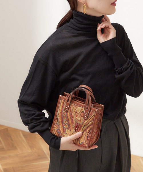 journal standard L'essage(ジャーナルスタンダードレサージュ)の「ソフトコットンタートルネックプルオーバー(ニット/セーター・レディース・キャメル/ホワイト/ブラック・FREE)」の1枚目の写真