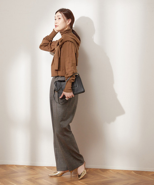 journal standard L'essage(ジャーナルスタンダードレサージュ)の「ソフトコットンタートルネックプルオーバー(ニット/セーター・レディース・キャメル/ホワイト/ブラック・FREE)」の9枚目の写真