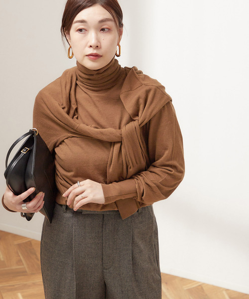 journal standard L'essage(ジャーナルスタンダードレサージュ)の「ソフトコットンタートルネックプルオーバー(ニット/セーター・レディース・キャメル/ホワイト/ブラック・FREE)」の13枚目の写真