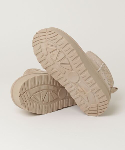 kitson(キットソン)の「KITSON キラキラ ホットフィクス フェイクムートンファー 防寒 厚底 ショート ブーツ(ブーツ・レディース・ブラック系その他/ベージュ・LL/L/M/S)」の4枚目の写真