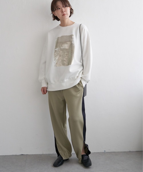 notch.（ノッチ）の「裏起毛箔プリントスウェット（スウェット・レディース・オフホワイト/チャコール・M）」の6枚目の写真