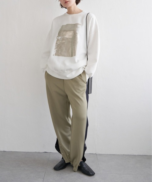 notch.（ノッチ）の「裏起毛箔プリントスウェット（スウェット・レディース・オフホワイト/チャコール・M）」の7枚目の写真