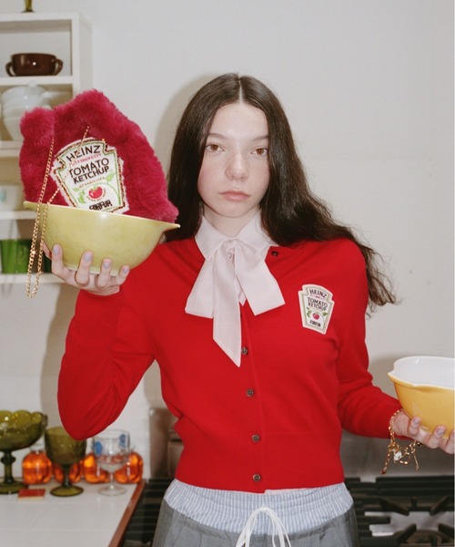 FURFUR／HEINZ トマトケチャップロゴ カーディガン ファーファー「ハインツ」ケチャップ＆マスタード色のラベル付きニット
