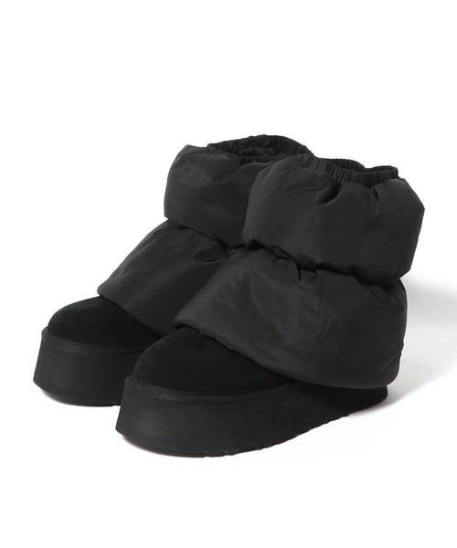 ESTNATION(エストネーション)の「UGG / クラシック ミニ ディッパー パファー ブーツ(ブーツ・レディース・ブラック・7/8/6)」の5枚目の写真