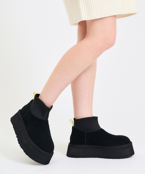 ESTNATION(エストネーション)の「UGG / クラシック ミニ ディッパー パファー ブーツ(ブーツ・レディース・ブラック・7/8/6)」の13枚目の写真