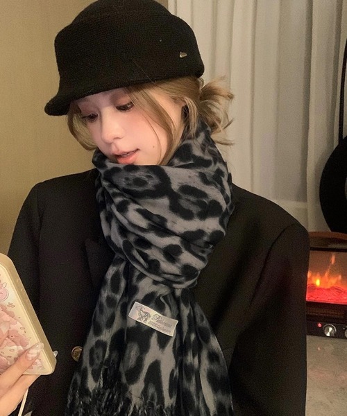 shopnikoniko（ショップニコニコ）の「マフラー レオパード柄 大判 ボリュームマフラー フリンジ（マフラー・レディース・グレー/イエロー・フリー）」の11枚目の写真