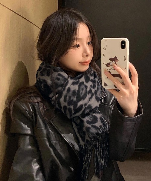 shopnikoniko（ショップニコニコ）の「マフラー レオパード柄 大判 ボリュームマフラー フリンジ（マフラー・レディース・グレー/イエロー・フリー）」の13枚目の写真