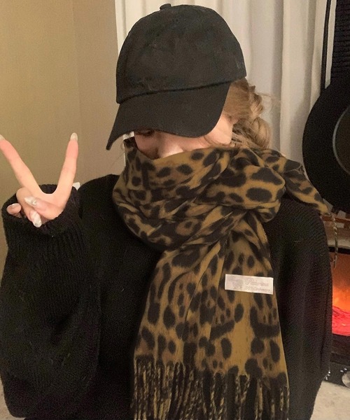 shopnikoniko（ショップニコニコ）の「マフラー レオパード柄 大判 ボリュームマフラー フリンジ（マフラー・レディース・グレー/イエロー・フリー）」の4枚目の写真