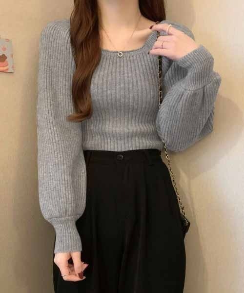 NANEA(ナネア)の「ボリュームスリーブニット(ニット/セーター・レディース・ブラック/グレー/ブラウン/ベージュ/レッド・フリー)」の12枚目の写真