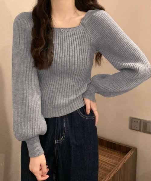 NANEA(ナネア)の「ボリュームスリーブニット(ニット/セーター・レディース・ブラック/グレー/ブラウン/ベージュ/レッド・フリー)」の13枚目の写真