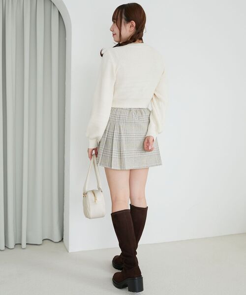 MAJESTIC LEGON（マジェスティックレゴン）の「パールケーブルカーディガン（カーディガン/ボレロ・レディース・アイボリー/レッド/チャコールグレー・MEDIUM）」の6枚目の写真