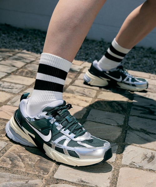 ◆正規品◆NIKE V2K RUN VINTAGE GREEN◆関税/送料無料◆人気◆ Nike V2K Run - Vintage Green / Vintage Green / Mineral