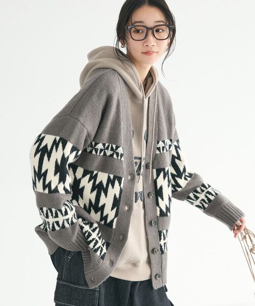 CRAFT STANDARD BOUTIQUE（クラフトスタンダードブティック）の「オルテガ柄ニットカーディガン（カーディガン/ボレロ・レディース・グリーン/サックスブルー/ベージュ/チャコールグレー・FREE）」の19枚目の写真