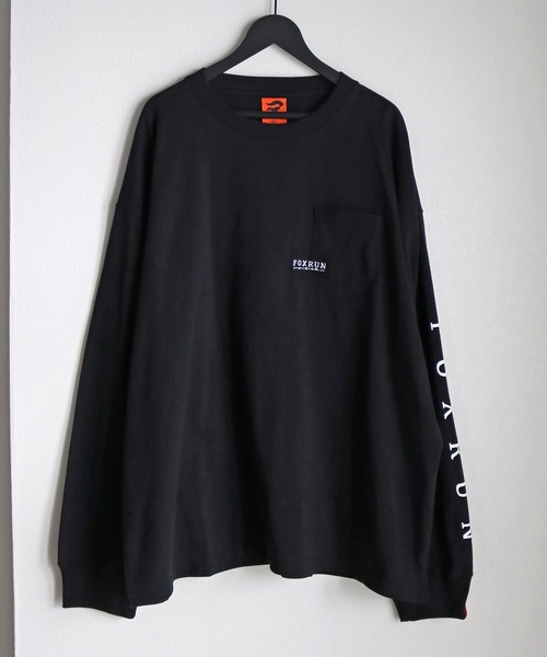 COURO(コウロ)の「【FOXRUN/フォックスラン】 GO OUT掲載アイテム Embroidered logo pocket L/S -Tee(Tシャツ/カットソー・メンズ・ブラック/オートミール/ホワイト/チャコール・L/M)」の2枚目の写真