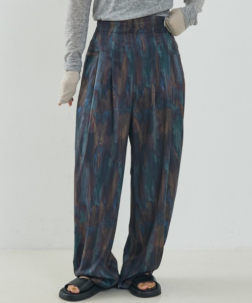 NOMINE(ノミネ)の「水彩アート ニュアンス柄 タックパンツ(その他パンツ・レディース・オレンジ/グリーン/グレイッシュブルー/その他1/その他2/その他3/その他・S/M)」の4枚目の写真