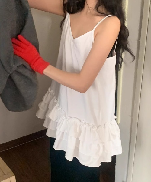 FREE STYLISTS(フリー スタイリスト)の「YUGA_YGMC ティアードフリルキャミソール(キャミソール・レディース・ホワイト/ブラック・FREE)」の1枚目の写真