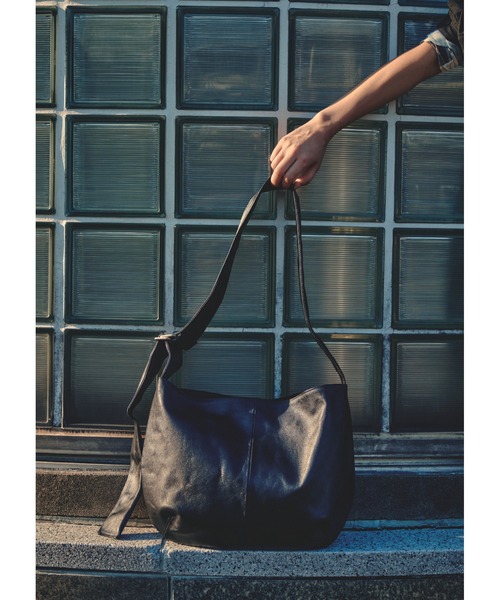 ONE.(ワンドット)の「【ONE.ワンドット】 / レザーBIGショルダーBAG / ONE-007(ショルダーバッグ・レディース・ブラック・FREE)」の18枚目の写真