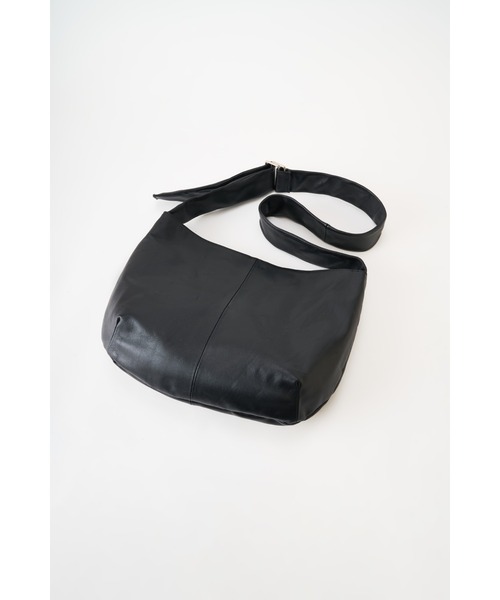 ONE.(ワンドット)の「【ONE.ワンドット】 / レザーBIGショルダーBAG / ONE-007(ショルダーバッグ・レディース・ブラック・FREE)」の16枚目の写真
