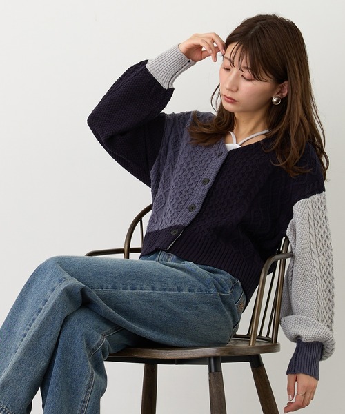 NICOLE CLUB(ニコル クラブ)の「ケーブルニットカーディガン(カーディガン/ボレロ・レディース・その他/ピンク/オフホワイト・FREE)」の3枚目の写真