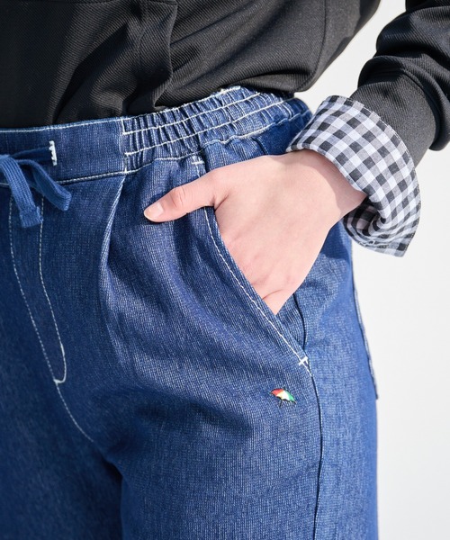 Arnold Palmer（アーノルドパーマー）の「エアーデニム イージーパンツ（デニムパンツ・レディース・インディゴブルー/サックスブルー・M/L/S）」の9枚目の写真