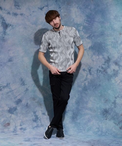 HIDEAWAYS NICOLE(ハイダウェイニコル)の「【WEB限定】ウェーブタックジャガードヘンリーネック半袖プルオーバー(Tシャツ/カットソー・メンズ・ブラック×グレー/ホワイト×ライトグレー/ホワイト×ピンク/ホワイト×ネイビー/ホワイト×グレー・LARGE/MEDIUM/X-LARGE)」の21枚目の写真