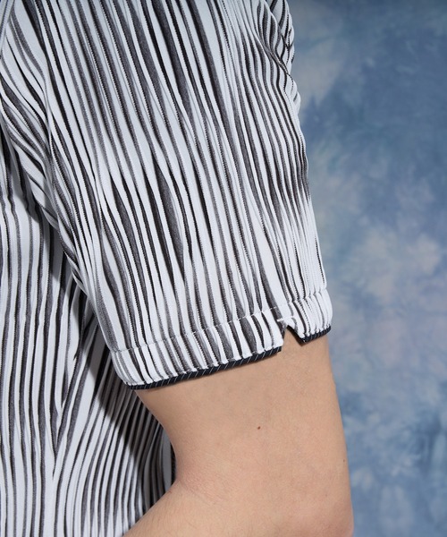 HIDEAWAYS NICOLE(ハイダウェイニコル)の「【WEB限定】ウェーブタックジャガードヘンリーネック半袖プルオーバー(Tシャツ/カットソー・メンズ・ブラック×グレー/ホワイト×ライトグレー/ホワイト×ピンク/ホワイト×ネイビー/ホワイト×グレー・LARGE/MEDIUM/X-LARGE)」の7枚目の写真