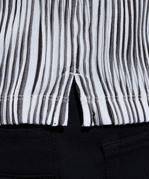 HIDEAWAYS NICOLE(ハイダウェイニコル)の「【WEB限定】ウェーブタックジャガードヘンリーネック半袖プルオーバー(Tシャツ/カットソー・メンズ・ブラック×グレー/ホワイト×ライトグレー/ホワイト×ピンク/ホワイト×ネイビー/ホワイト×グレー・LARGE/MEDIUM/X-LARGE)」の8枚目の写真