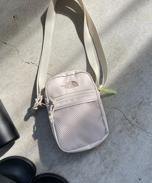 THE NORTH FACE（ザノースフェイス）の「【THE NORTH FACE KIDS】K's CROSS BAG MINI（ショルダーバッグ・レディース・ブラック/ベージュ/パープル/クリーム・FREE）」の4枚目の写真
