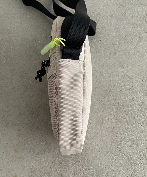 THE NORTH FACE（ザノースフェイス）の「【THE NORTH FACE KIDS】K's CROSS BAG MINI（ショルダーバッグ・レディース・ブラック/ベージュ/パープル/クリーム・FREE）」の13枚目の写真