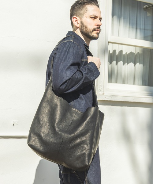 MR.OLIVE(ミスターオリーブ)の「IMPERMA-LEATHER / ONE SHOULDER BAG(ショルダーバッグ・メンズ・ブラック・FREE)」の5枚目の写真