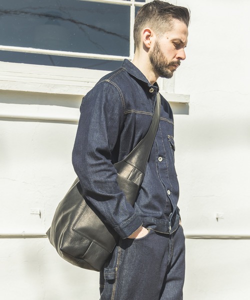MR.OLIVE(ミスターオリーブ)の「IMPERMA-LEATHER / ONE SHOULDER BAG(ショルダーバッグ・メンズ・ブラック・FREE)」の8枚目の写真