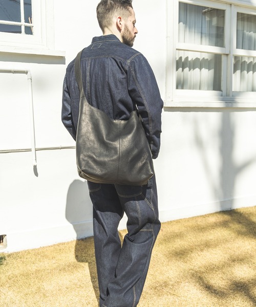 MR.OLIVE(ミスターオリーブ)の「IMPERMA-LEATHER / ONE SHOULDER BAG(ショルダーバッグ・メンズ・ブラック・FREE)」の9枚目の写真