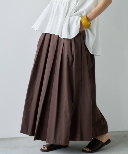 Libra Cue（リブラ キュー）の「タックボリュームロングスカート（スカート・レディース・その他1/ブラウン/ブラック・FREE）」の2枚目の写真