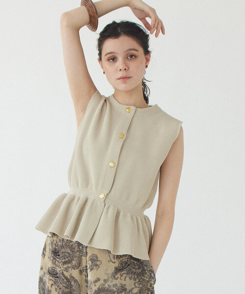 THE PAUSE(ザ ポーズ)の「【THE PAUSE】ペプラムノースリーブプルオーバー(ニット/セーター・レディース・ブラック/ベージュ・FREE)」の4枚目の写真