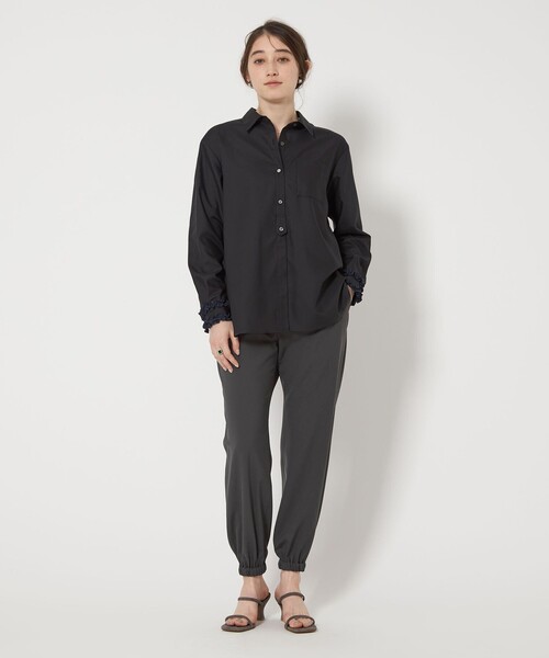 UNITED ARROWS(ユナイテッドアローズ)の「クリーン ツイル ジョガーパンツ(その他パンツ・レディース・ダークグレー/ブラック・36/38/40/34)」の4枚目の写真