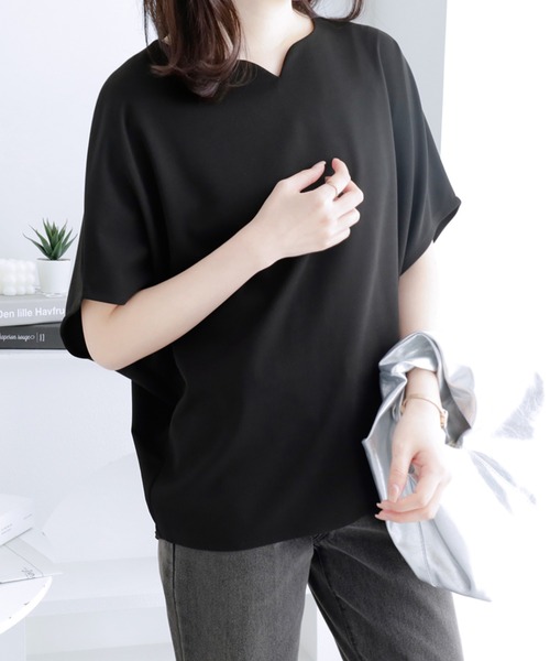 alotta(アロッタ)の「ゆるシルエットで華奢見せ。ドルマンスリーブきれいめカットソー(Tシャツ/カットソー・レディース・ネイビー/ホワイト/ブラック/ロイヤルブルー/グレイッシュベージュ/ピンク・LL/L/M/3L/4L/5L)」の20枚目の写真
