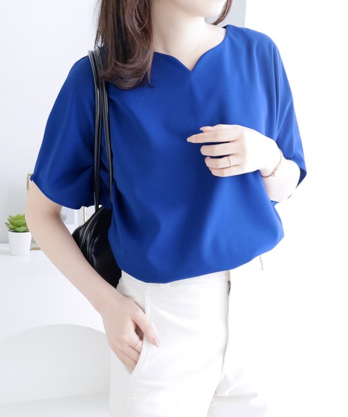 alotta(アロッタ)の「ゆるシルエットで華奢見せ。ドルマンスリーブきれいめカットソー(Tシャツ/カットソー・レディース・ネイビー/ホワイト/ブラック/ロイヤルブルー/グレイッシュベージュ/ピンク・LL/L/M/3L/4L/5L)」の14枚目の写真