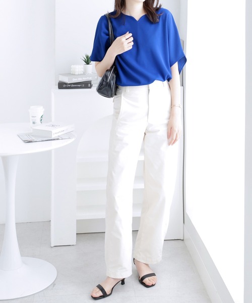 alotta(アロッタ)の「ゆるシルエットで華奢見せ。ドルマンスリーブきれいめカットソー(Tシャツ/カットソー・レディース・ネイビー/ホワイト/ブラック/ロイヤルブルー/グレイッシュベージュ/ピンク・LL/L/M/3L/4L/5L)」の16枚目の写真