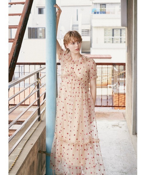 COEL(コエル)の「オリジナル刺繍チュールワンピース(ワンピース・レディース・ベージュ/グレー/ブラック・38/36)」の3枚目の写真