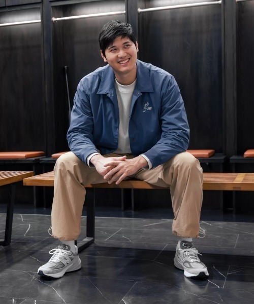 NEW BALANCE（ニューバランス）の「New Balance Shohei Signature Woven Nylon Pant（ニューバランス 大谷翔平シグネチャー ウーブンナイロンパンツ）（その他パンツ・メンズ・ベージュ系/ネイビー系・MEDIUM/XX-LARGE）」の2枚目の写真